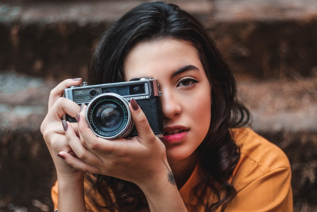 girl with camera