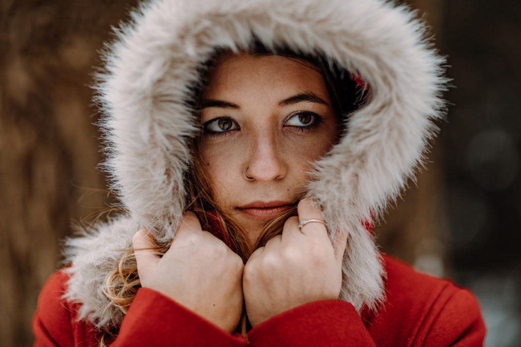 tack-sharp-winter-portrait-of-a-girl-in-red-coat
