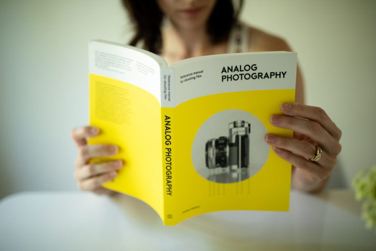 analog-photography-reference-guide-for-shooting-film-book-review